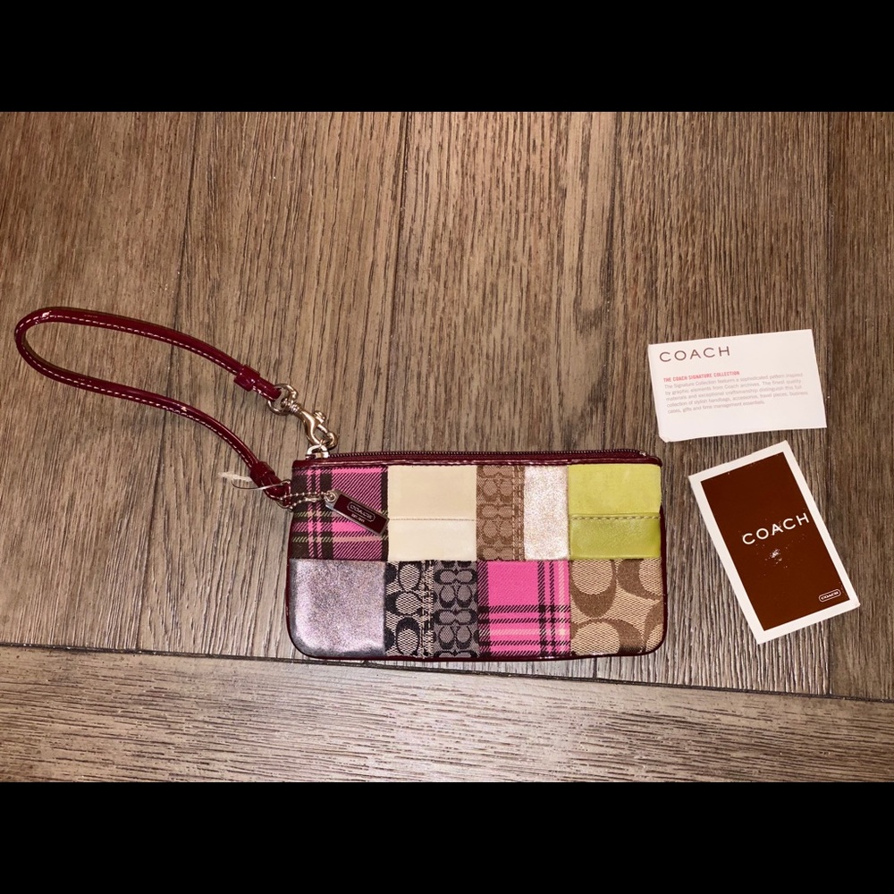 👛 COACH WRISTLET👛